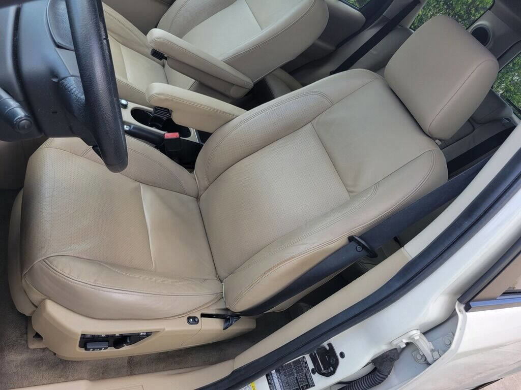 Used 2009 Land Rover LR2 HSE image 19