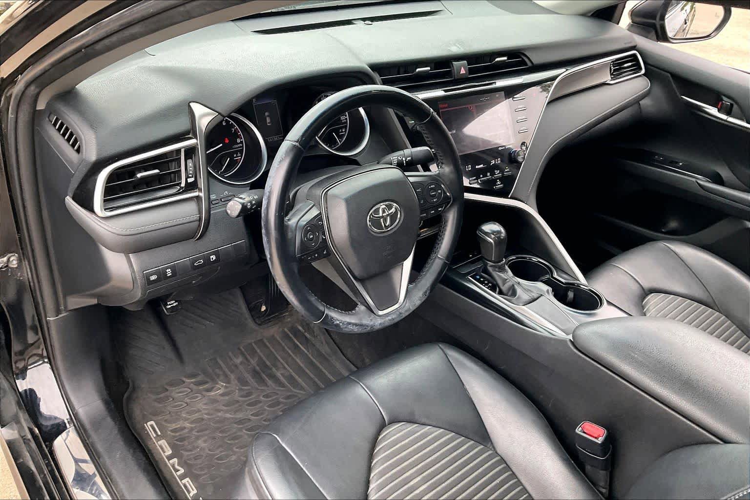 Used 2018 Toyota Camry SE w/ Audio Package FWD image 17