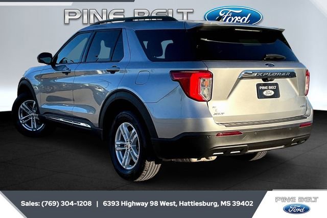Used 2023 Ford Explorer XLT image 2