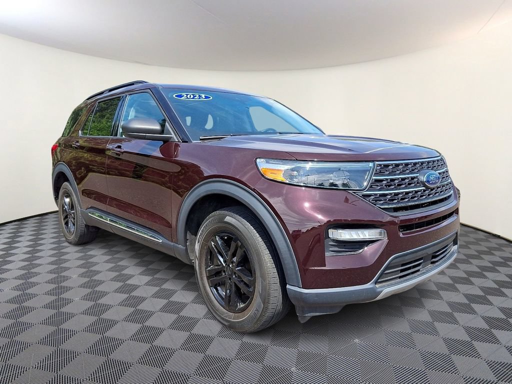 Used 2022 Ford Explorer XLT w/ Equipment Group 202A AWD/4WD image 1