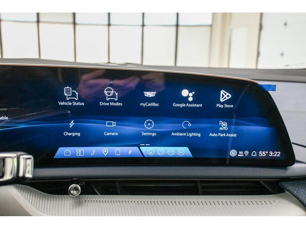 New 2026 Cadillac Optiq Luxury 2 image 29