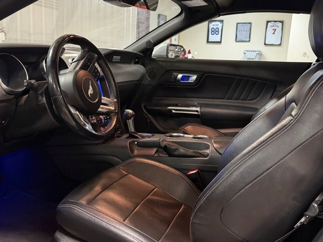 Used 2022 Ford Mustang Premium image 9