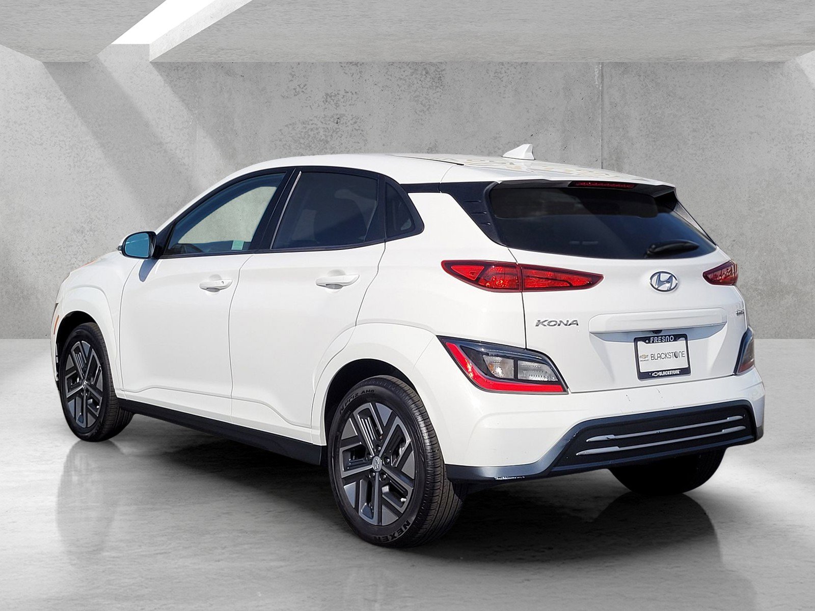 Used 2023 Hyundai Kona SEL image 6