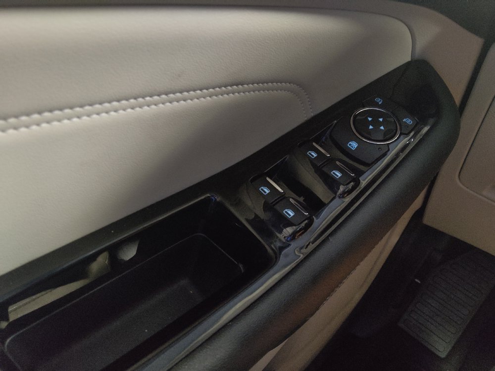 Used 2018 Ford Edge Titanium w/ Technology Package FWD image 27