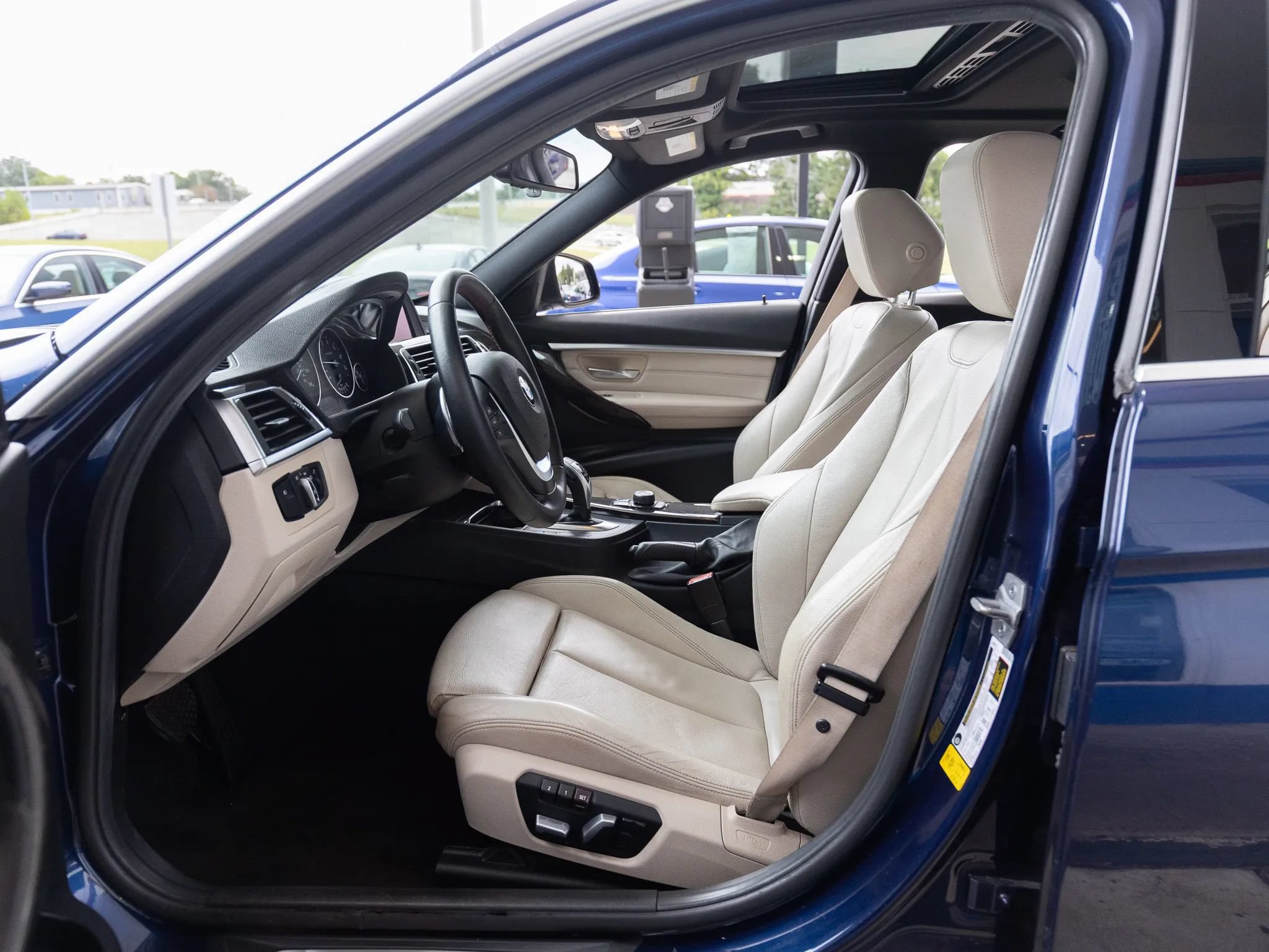 Used 2018 BMW 330i Sedan RWD image 17