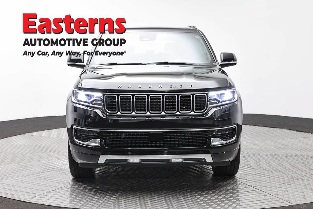 Used 2024 Jeep Wagoneer Series III w/ Premium Group I AWD/4WD image 2