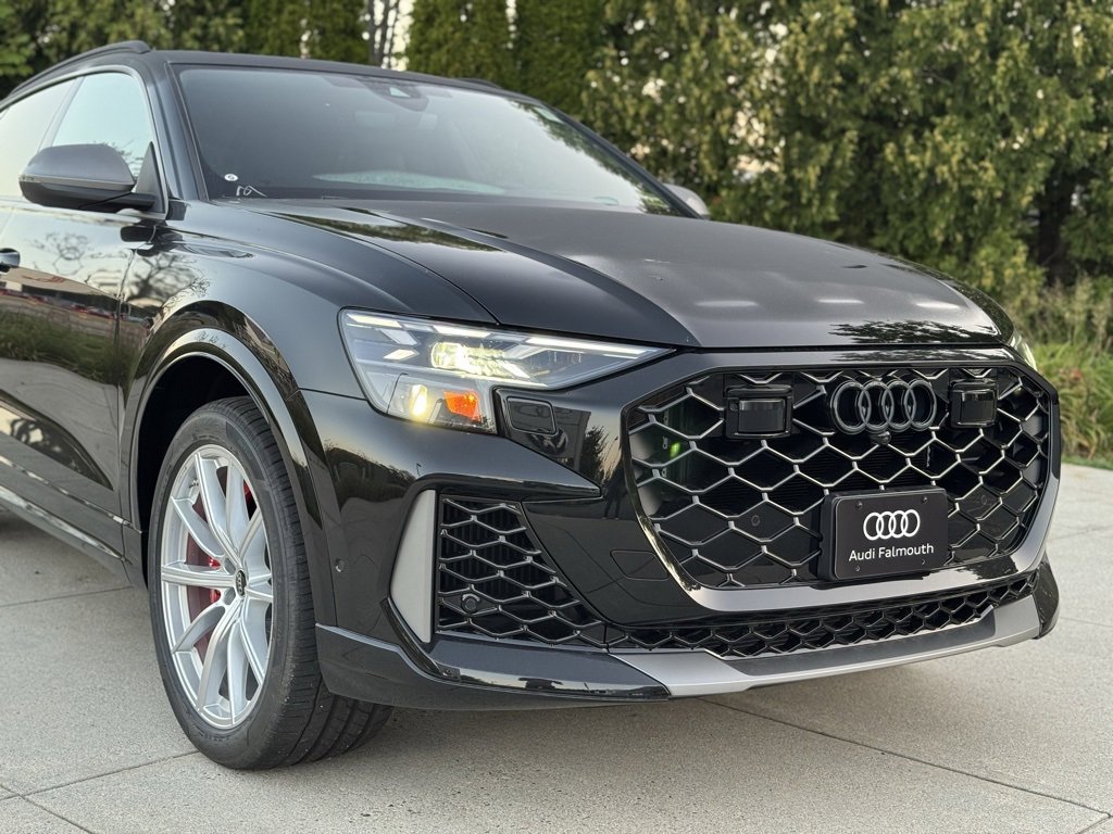 New 2025 Audi RS Q8 performance image 2