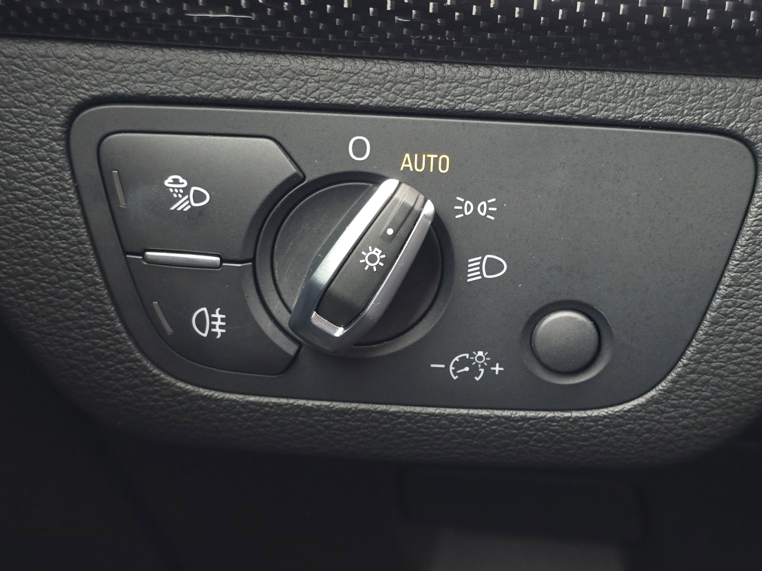 Certified 2025 Audi SQ5 Premium Plus w/ Premium Plus Package image 40