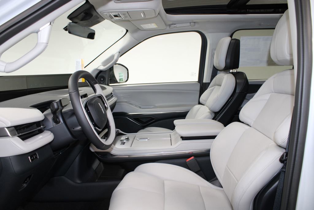 New 2026 Lincoln Navigator Reserve AWD/4WD image 23