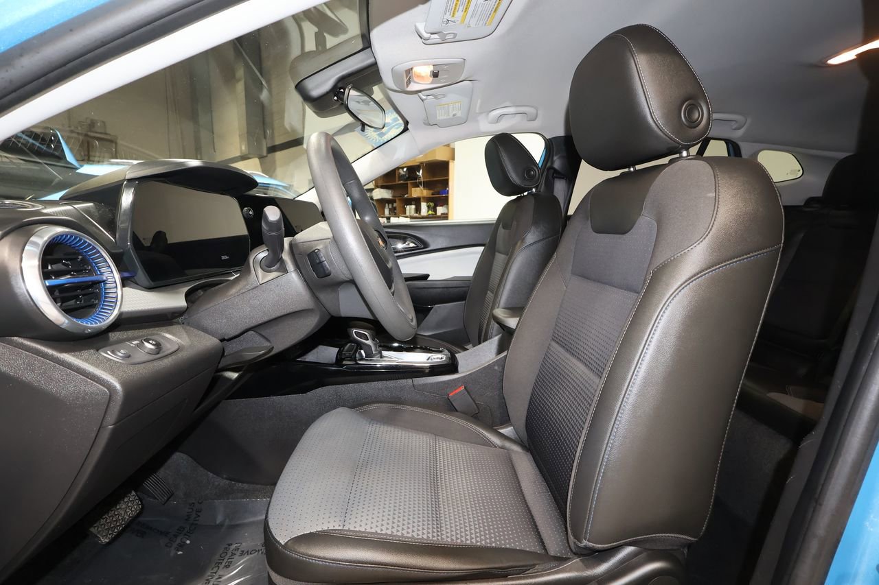 Certified 2025 Chevrolet Trax LT image 22