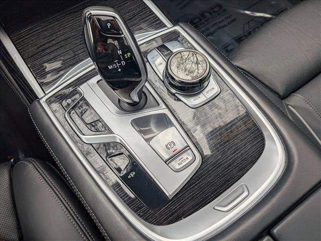 Used 2020 BMW 750i xDrive w/ Executive Package image 14
