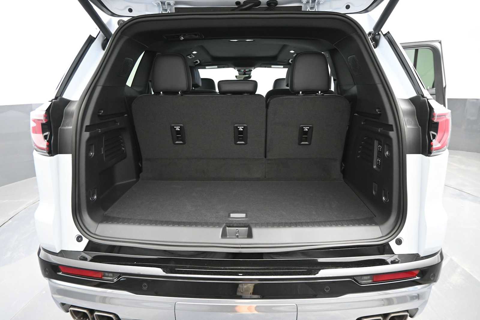 New 2026 GMC Acadia Denali w/ Super Cruise Package AWD/4WD image 13