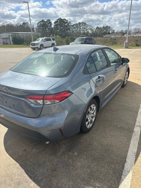 Used 2023 Toyota Corolla LE image 3