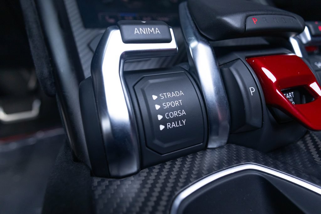 Used 2024 Lamborghini Urus Performante AWD/4WD image 52