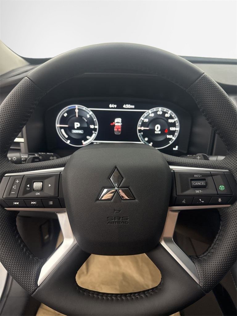 New 2025 Mitsubishi Outlander SE image 19