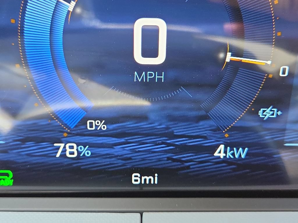 New 2027 Chevrolet Bolt LT w/ Comfort Package FWD image 4