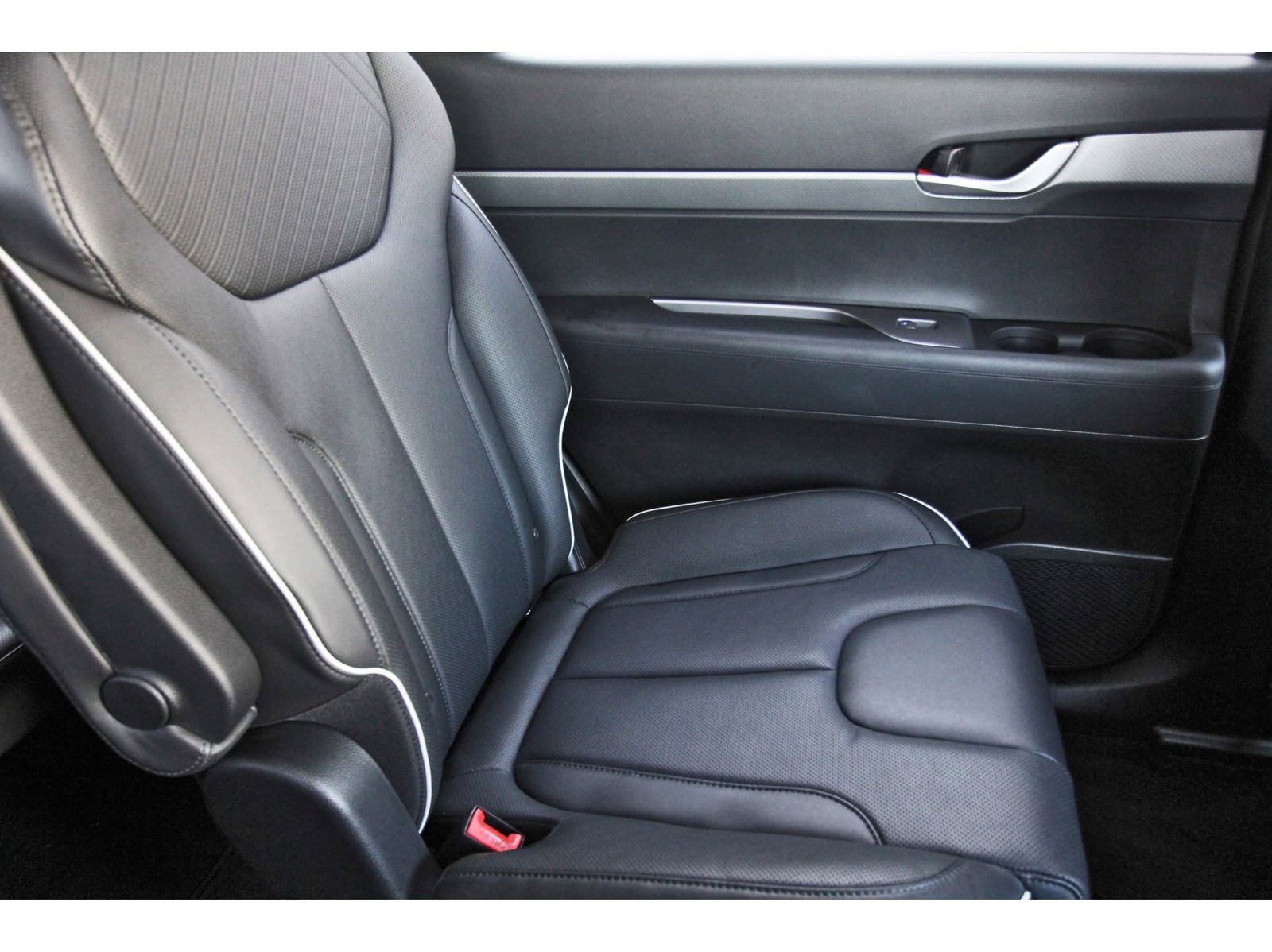 Used 2024 Hyundai Palisade SEL FWD image 15
