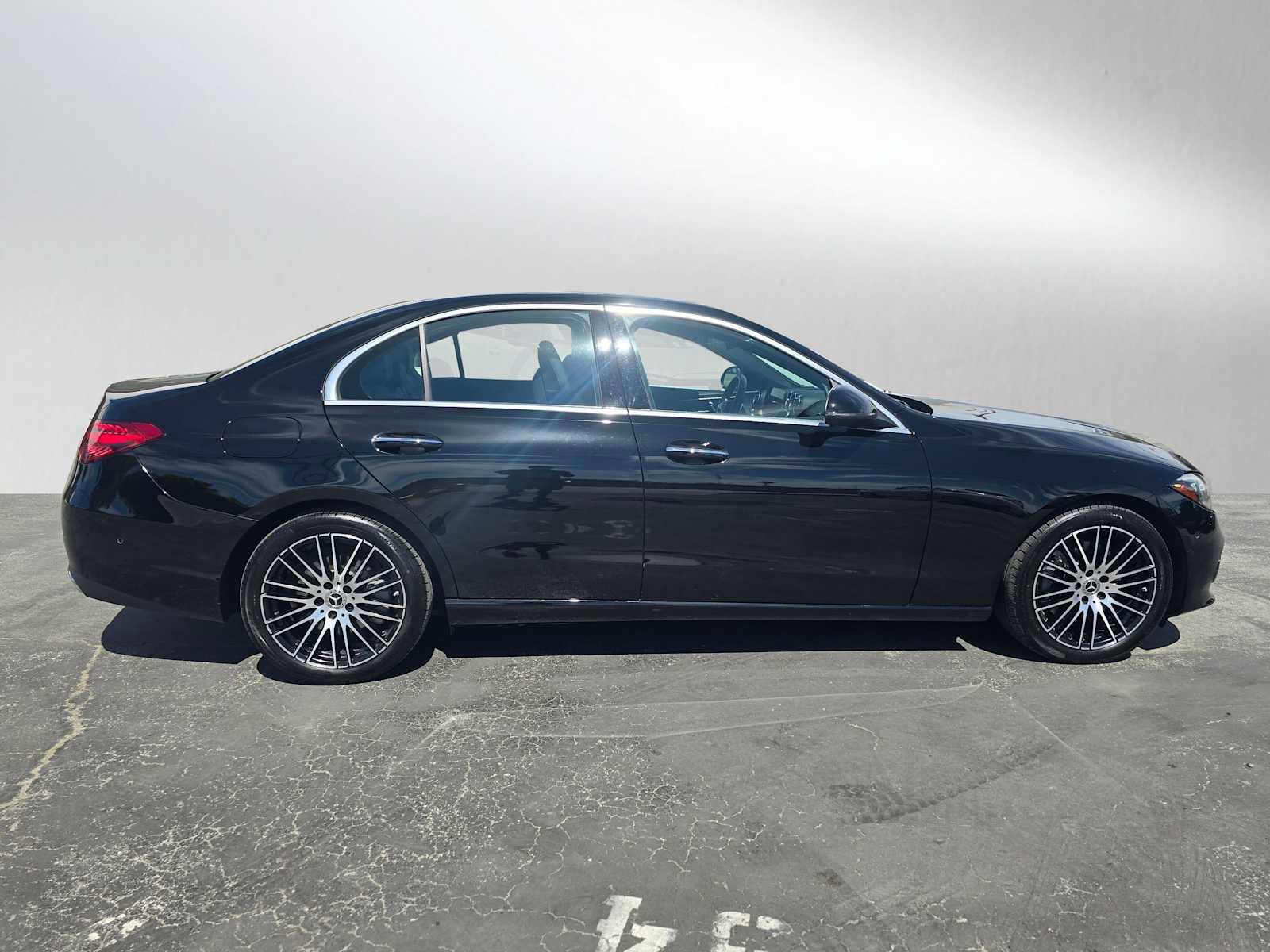 Used 2024 Mercedes-Benz C 300 Sedan image 2