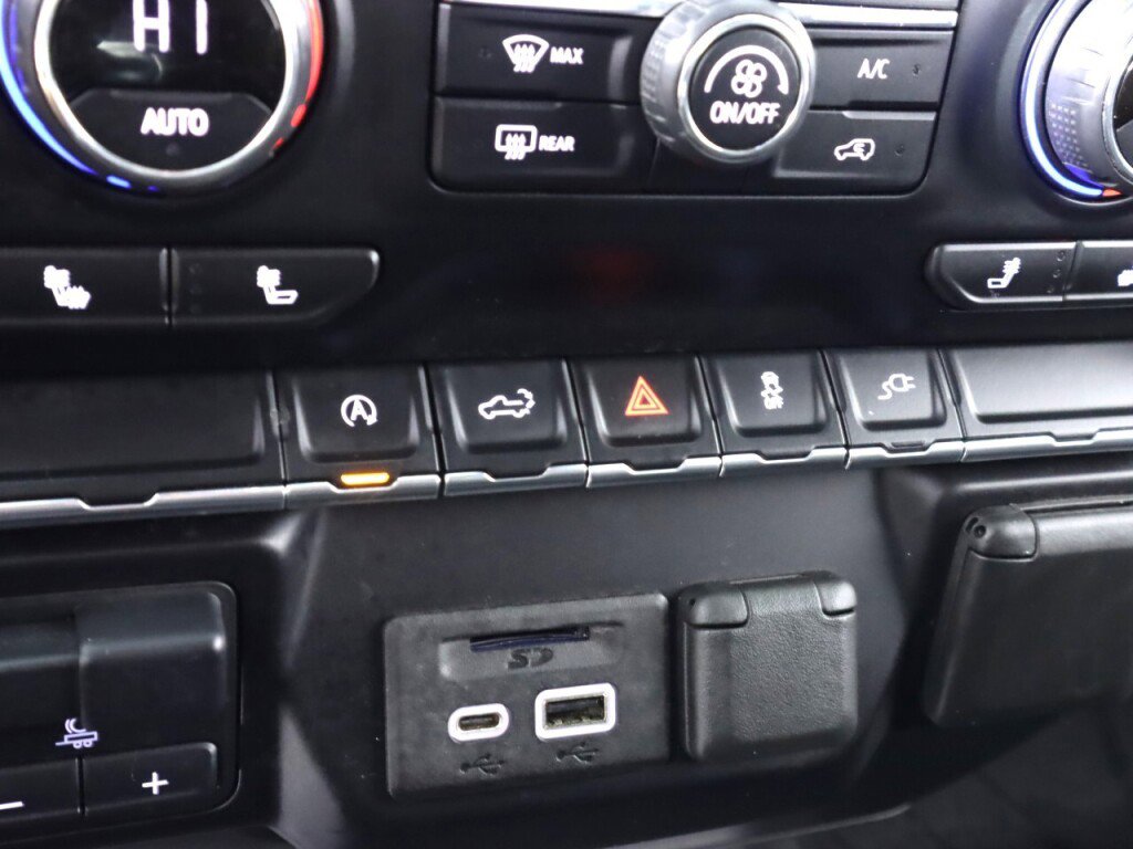 Used 2021 Chevrolet Silverado 1500 LT w/ Convenience Package II AWD/4WD image 26