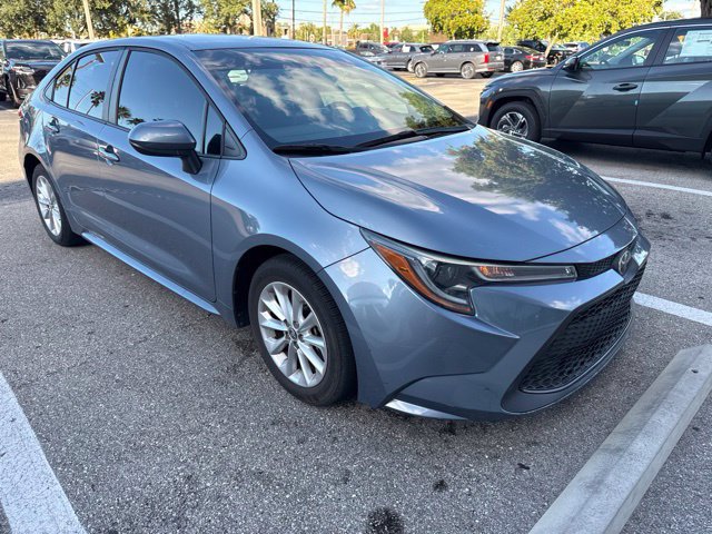 Used 2022 Toyota Corolla LE w/ LE Convenience Package FWD image 1