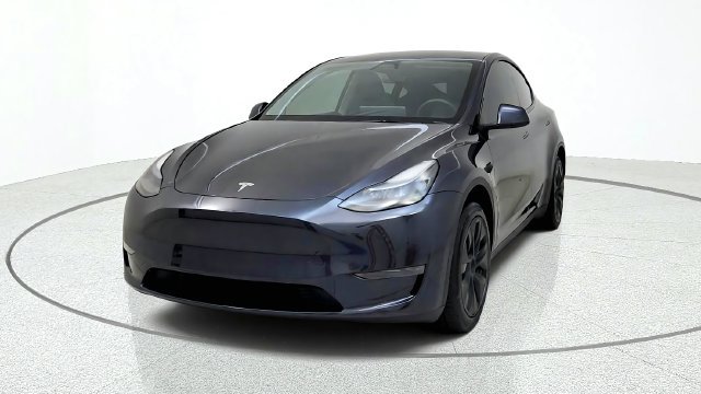 Used 2025 Tesla Model Y Long Range RWD image 3