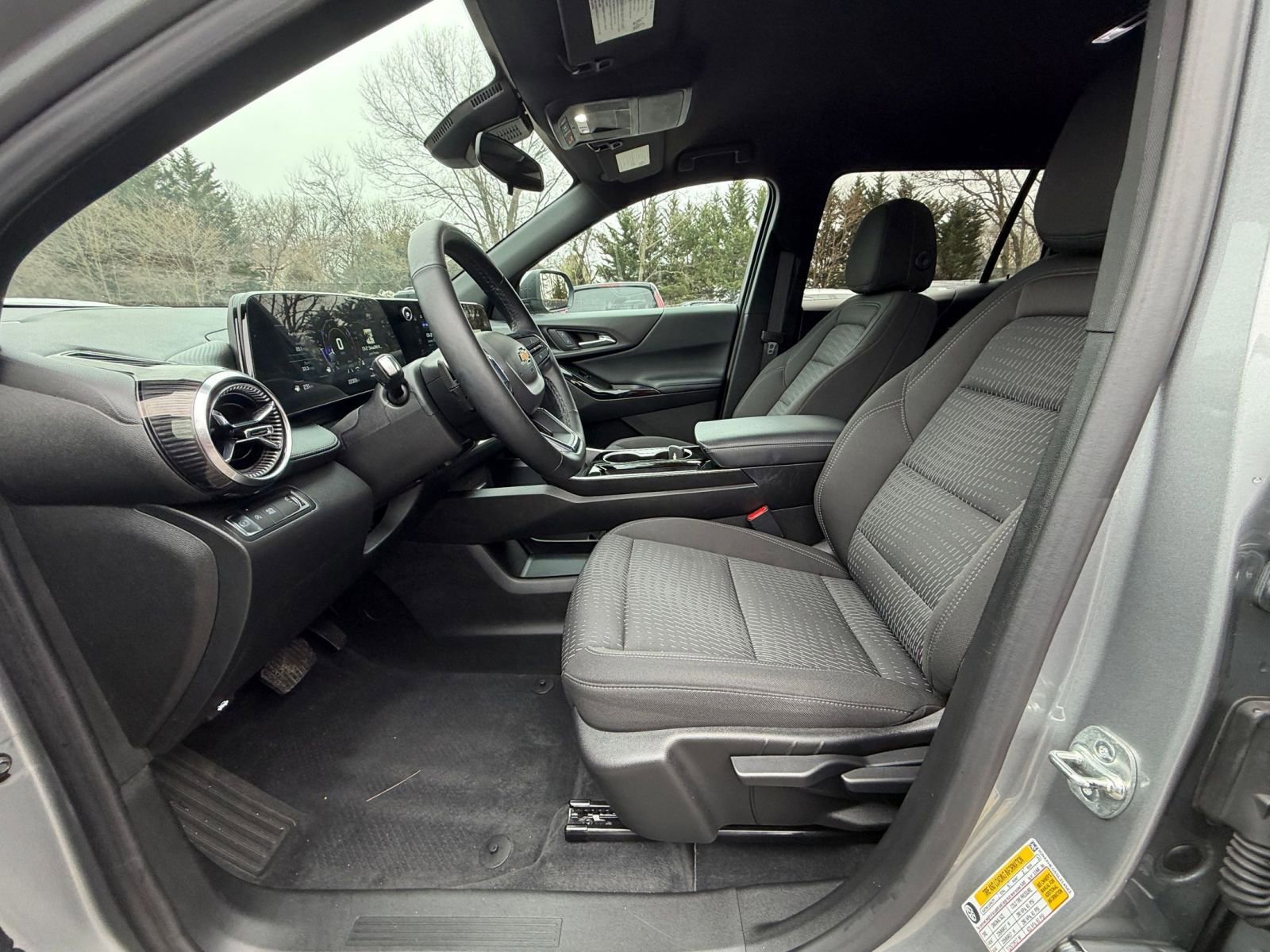 Used 2025 Chevrolet Equinox LT FWD image 27