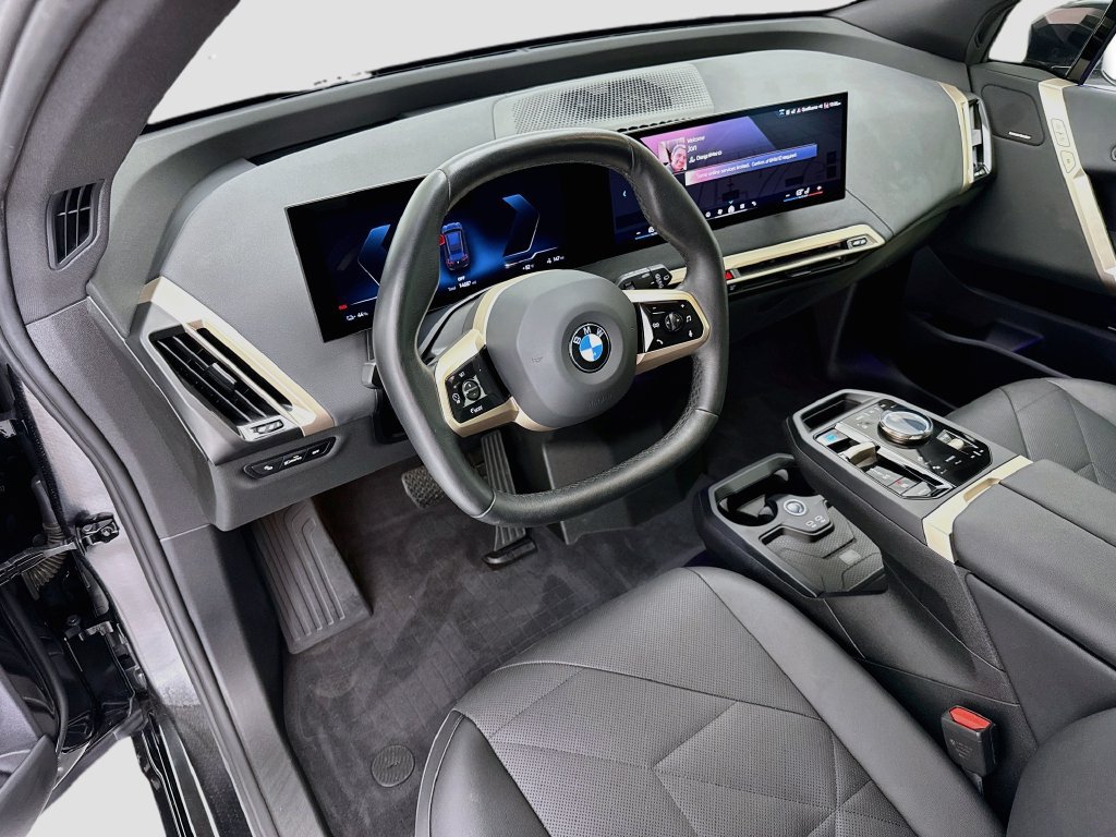 Used 2026 BMW iX xDrive45 w/ Premium Package AWD/4WD image 9