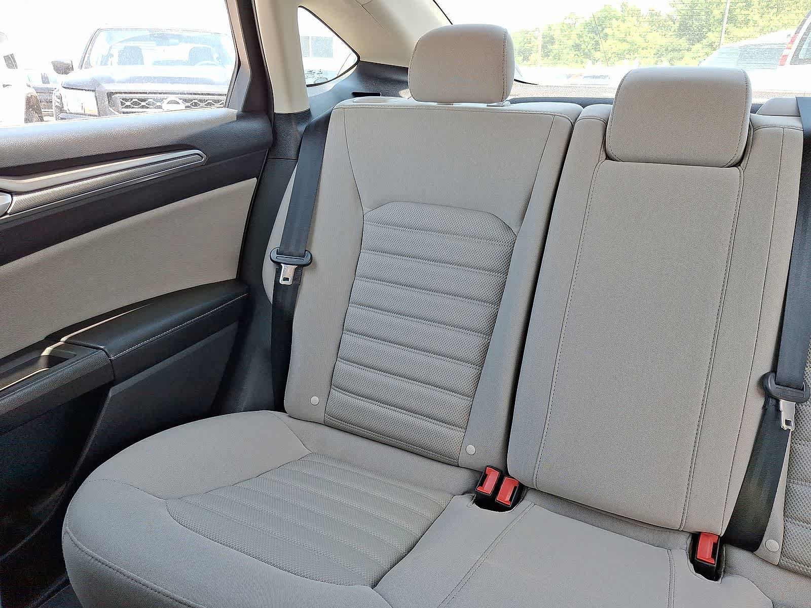 Used 2018 Ford Fusion S FWD image 13