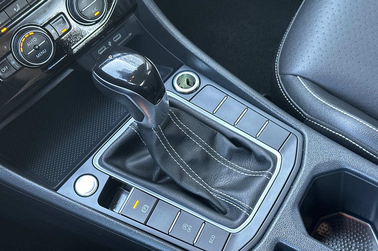 Used 2024 Volkswagen Jetta SE image 20