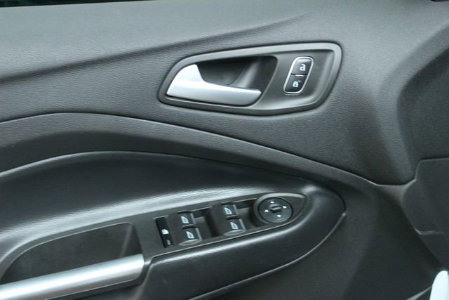 Used 2019 Ford Escape SE w/ Ford Safe & Smart Package image 12