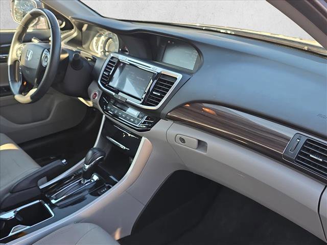 Used 2017 Honda Accord EX-L image 23