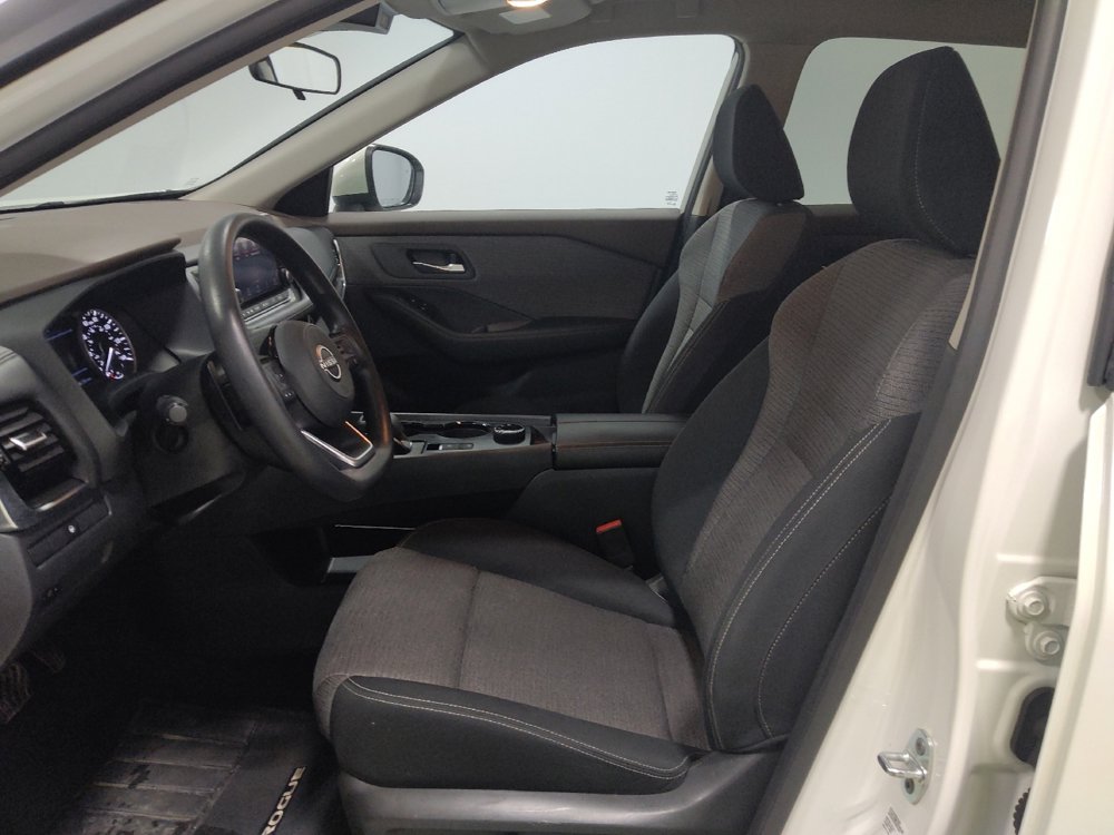 Used 2023 Nissan Rogue SV image 17