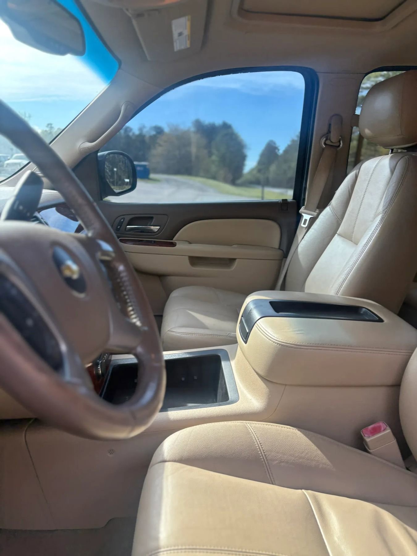 Used 2013 Chevrolet Tahoe LT w/ Luxury Package AWD/4WD image 13