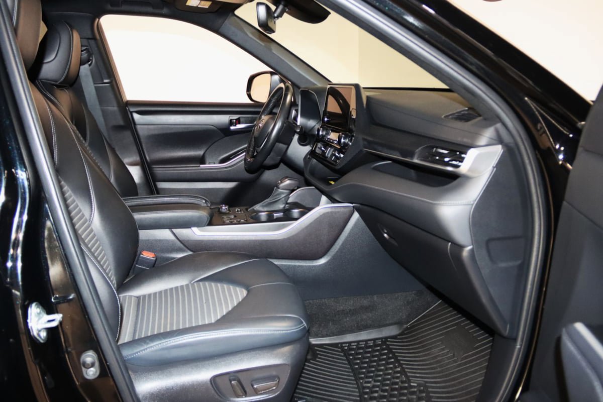 Used 2023 Toyota Highlander L image 52