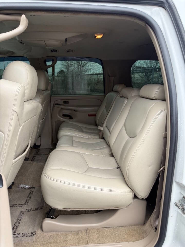 Used 2004 Chevrolet Suburban LT w/ Preferred Equipment Group image 13