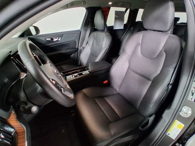Used 2025 Volvo V60 B5 Cross Country Plus AWD/4WD image 9