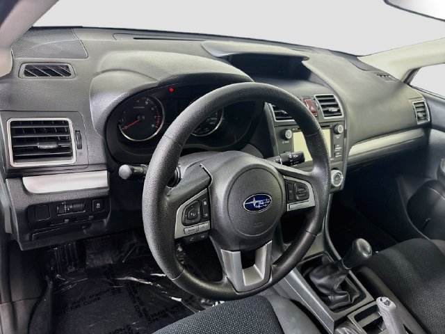 Used 2016 Subaru Crosstrek 2.0i AWD/4WD image 9