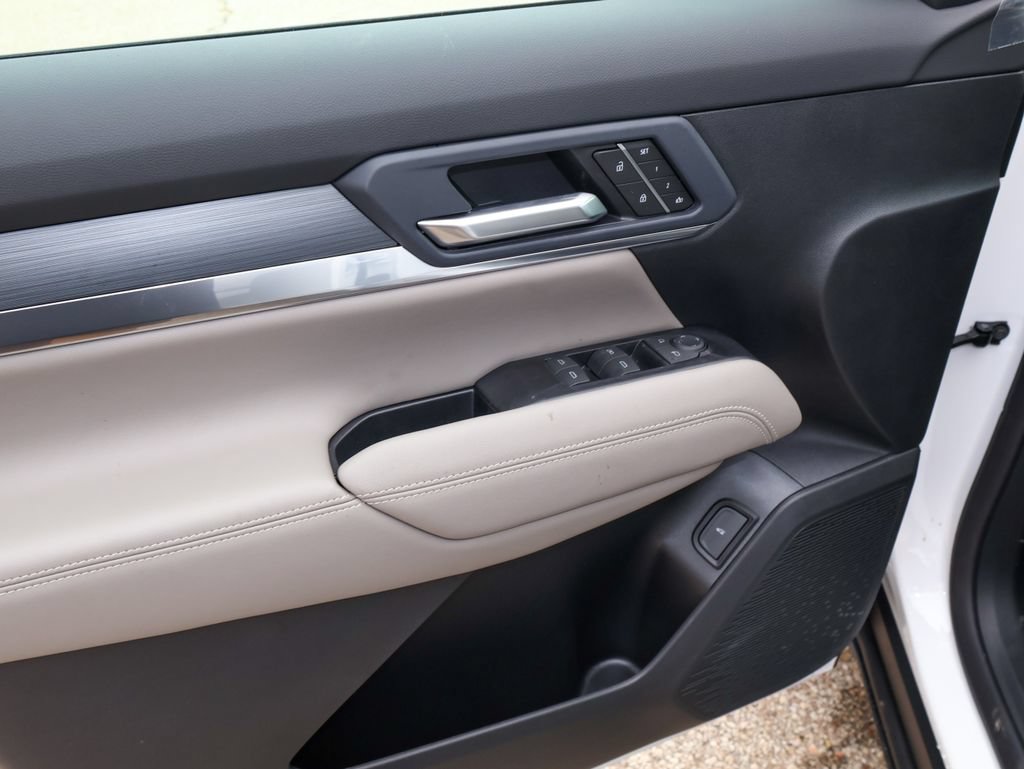 New 2027 GMC Terrain Elevation w/ Elevation Premium Package FWD image 9