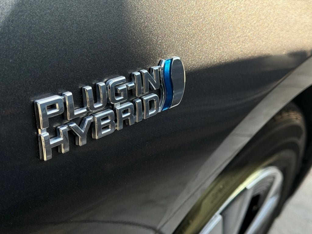 Used 2017 Toyota Prius Prime Premium w/ Carpet Mat Package FWD image 9