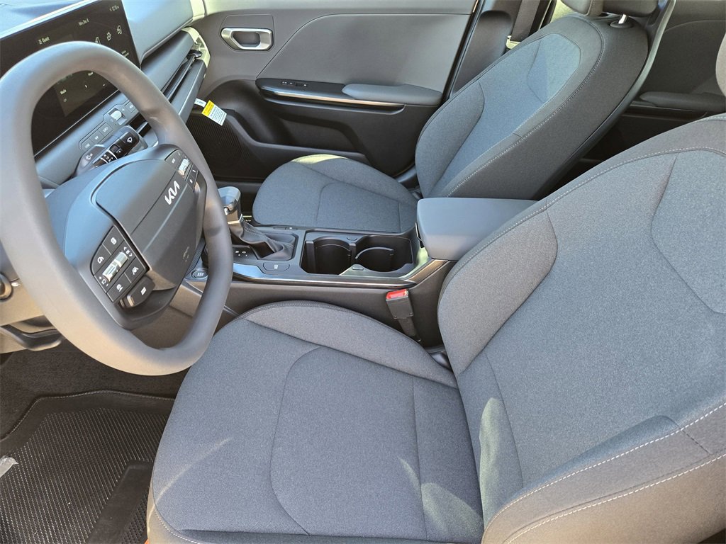 New 2025 Kia K4 LXS image 9