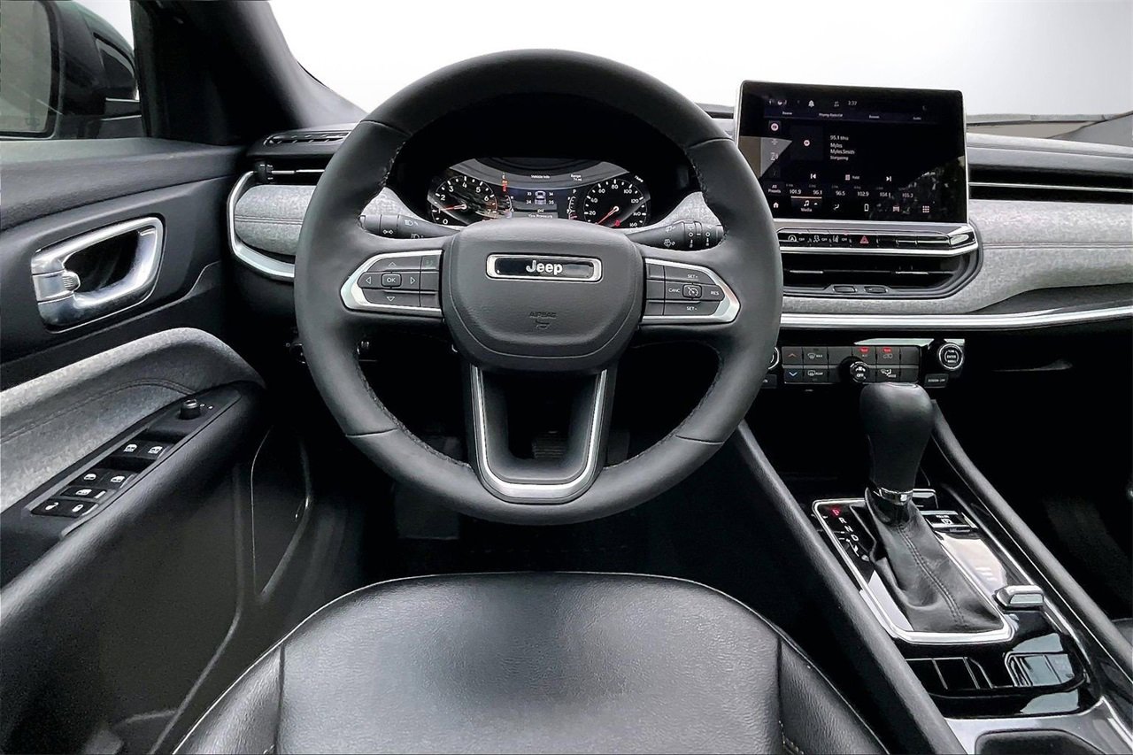 Certified 2024 Jeep Compass Latitude w/ Sun and Sound Group image 11