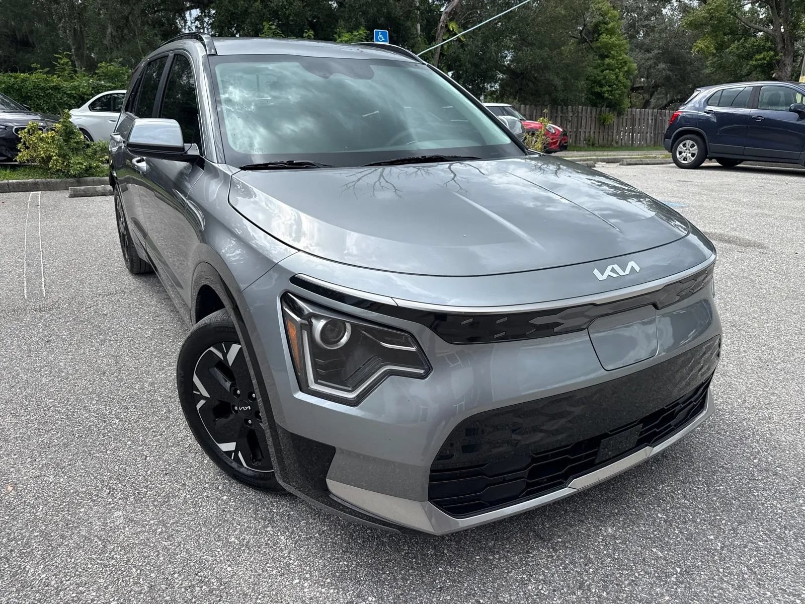 Used 2024 Kia Niro Wind w/ Wind Preserve Package FWD image 4