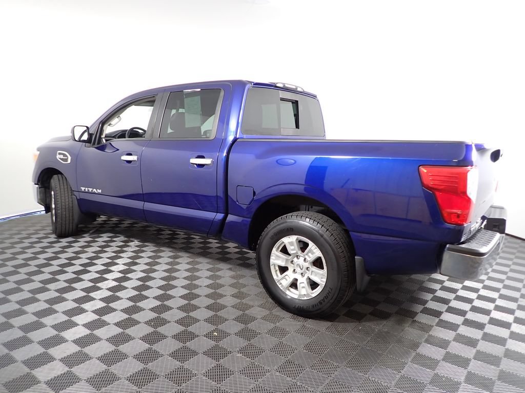 Used 2017 Nissan Titan SV RWD image 9