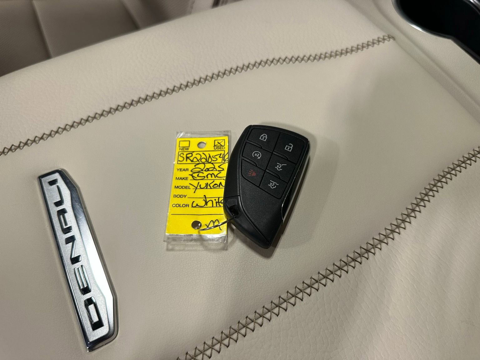 Used 2025 GMC Yukon XL Denali w/ Denali Reserve Package image 50