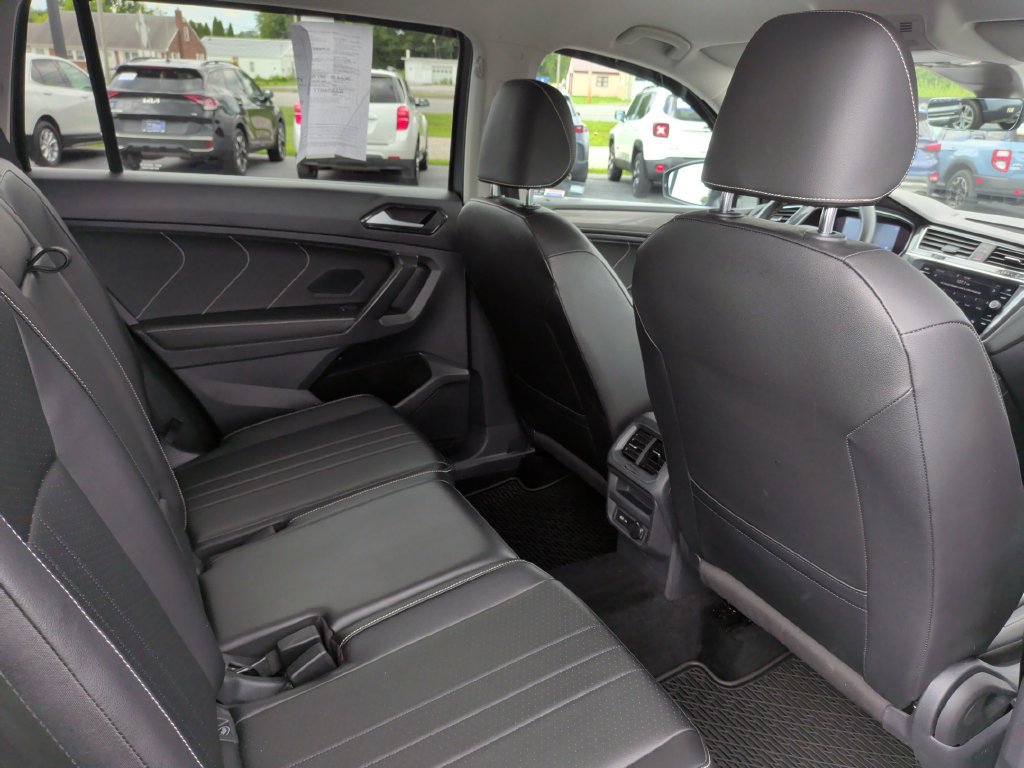 Used 2022 Volkswagen Tiguan SE AWD/4WD image 17