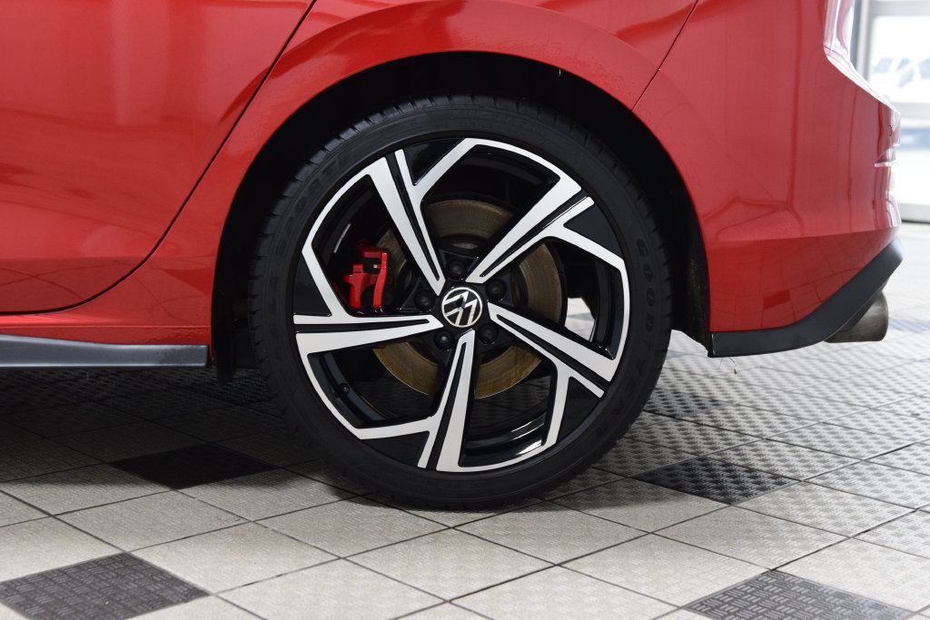 Used 2024 Volkswagen GTI SE FWD image 24