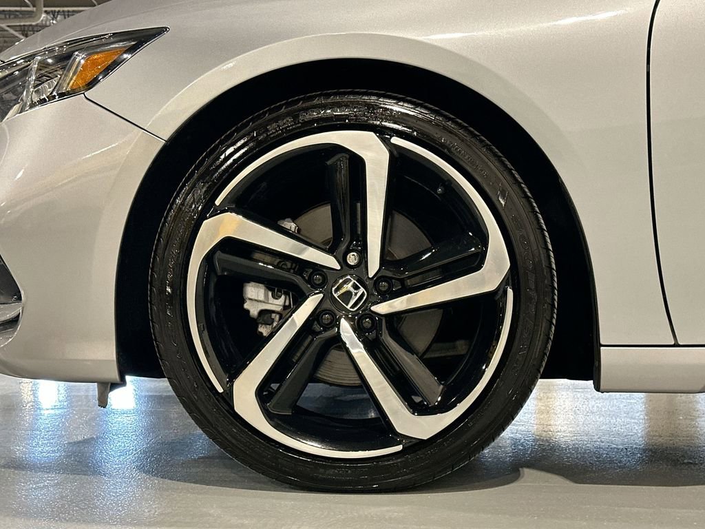 Used 2018 Honda Accord Sport image 5