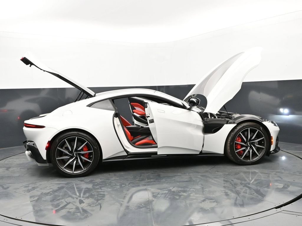 Used 2019 Aston Martin V8 Vantage Coupe image 50