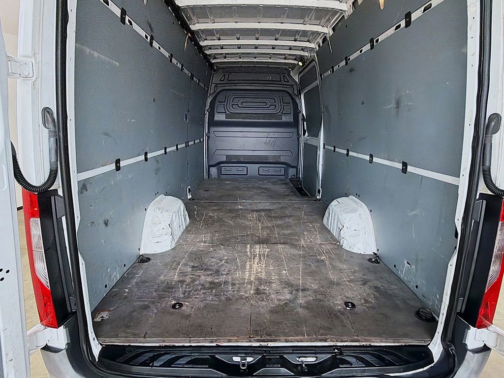 Used 2022 Mercedes-Benz Sprinter 2500 image 13