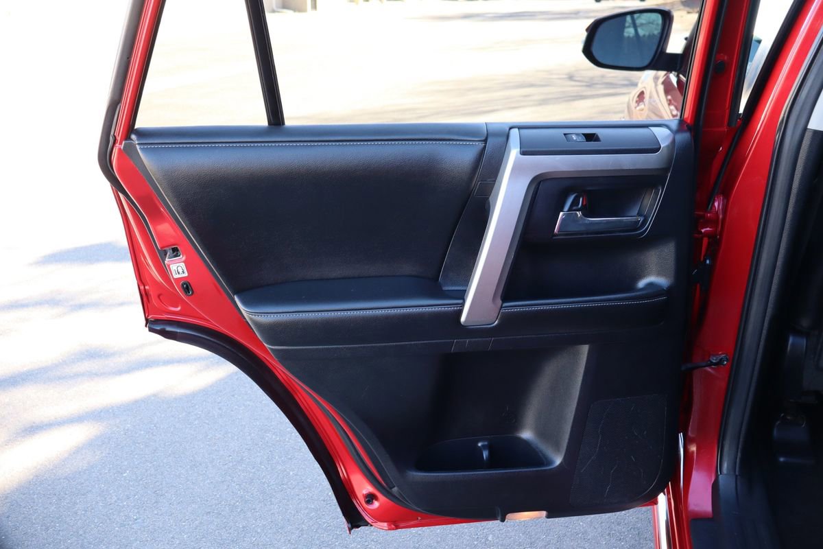 Used 2015 Toyota 4Runner Limited image 25